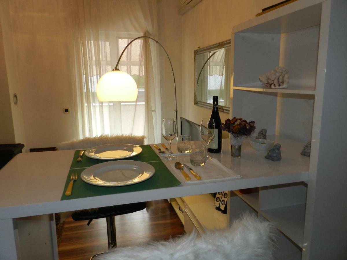 B6 Apartment