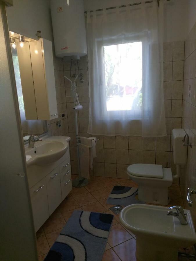 B6 Apartment