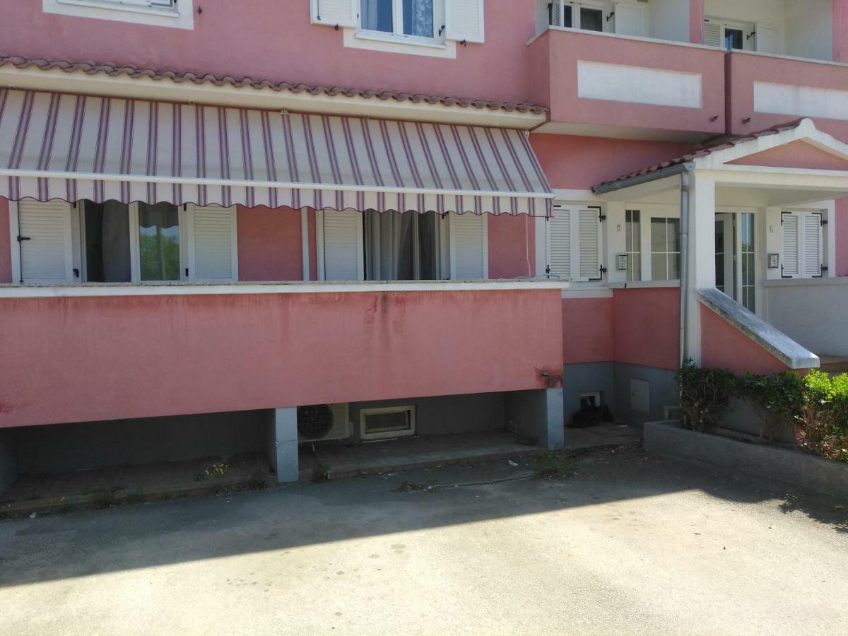 Apartment B6